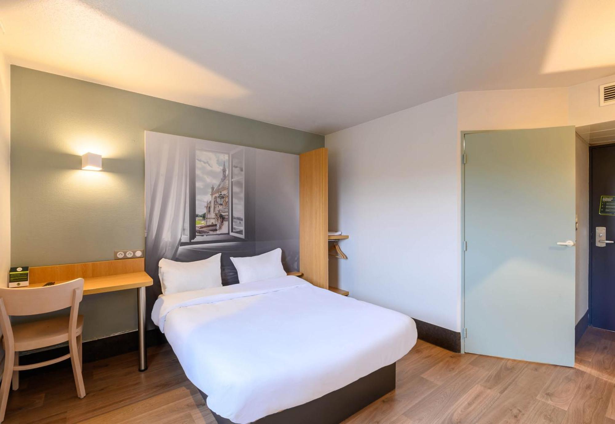B&B Hotel Creil Chantilly Kültér fotó