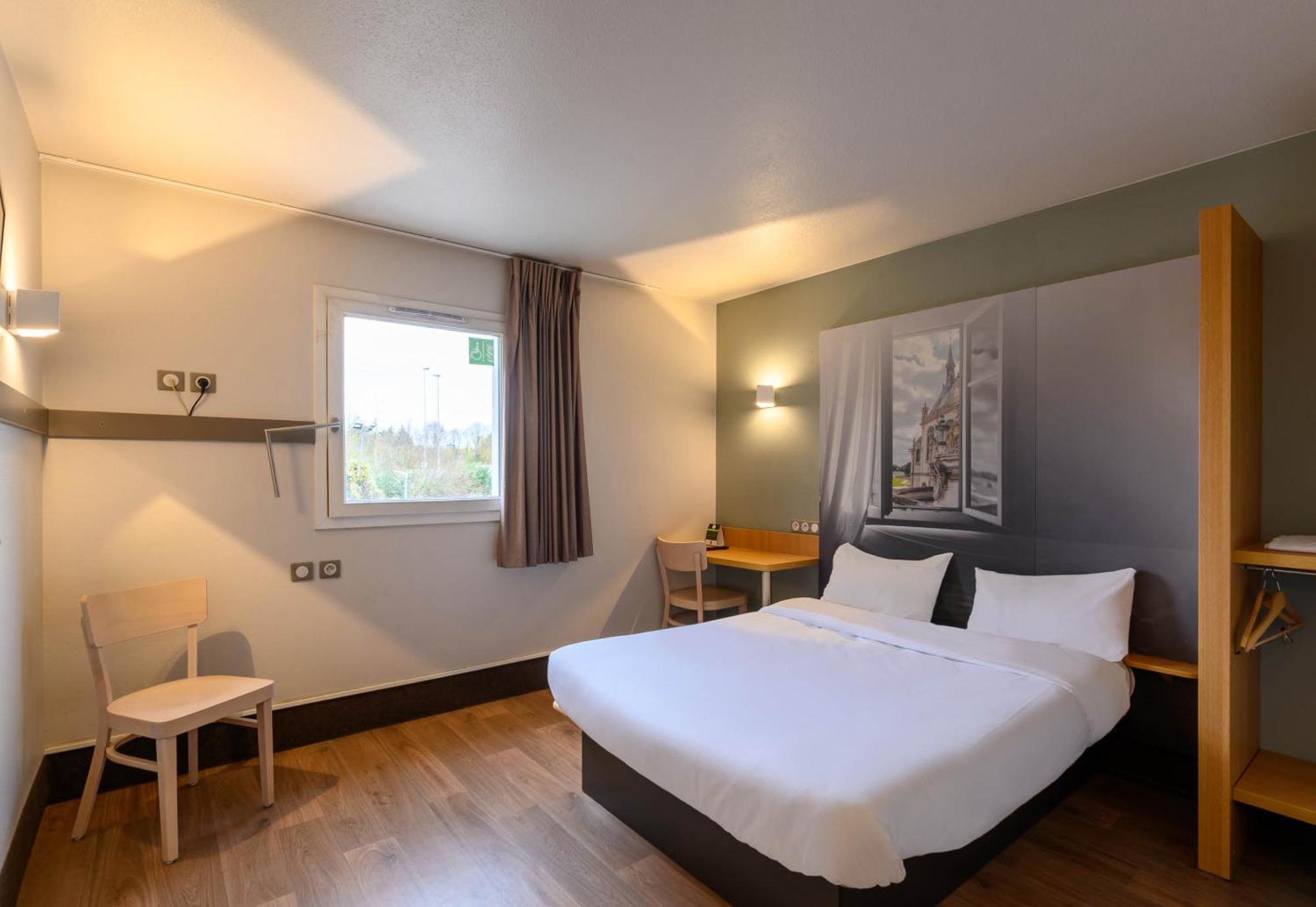B&B Hotel Creil Chantilly Kültér fotó