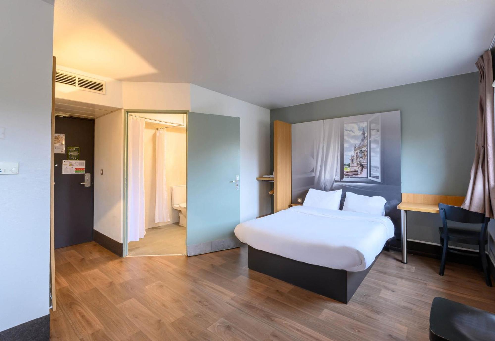 B&B Hotel Creil Chantilly Kültér fotó